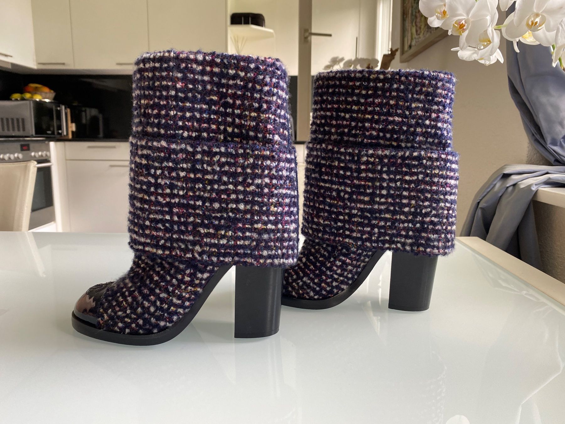 Chanel Scarpe da donna: Chanel Boots (38) never worn – Nuovo (secondo la descrizione) da Rüschlikon venduto da Tey_sl 4