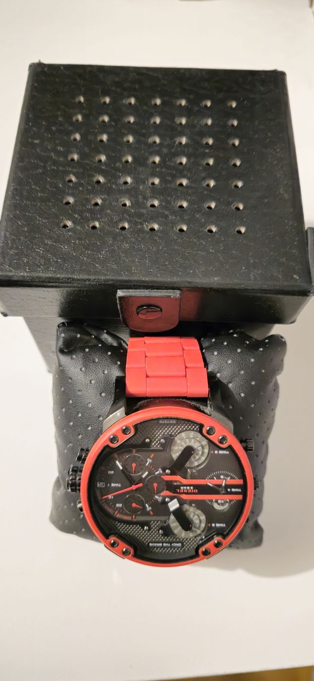 Diesel Orologi: montre diesel daddy 2.0 rouge – Nuovo (secondo la descrizione) da Réchy venduto da mikas4100
