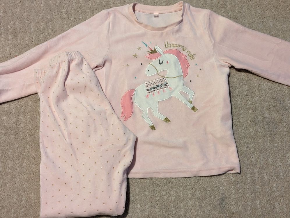 Pyjama, 6 Jahre alt (Grösse 116) (Gebraucht) in Zürich für CHF 5 – nur ...