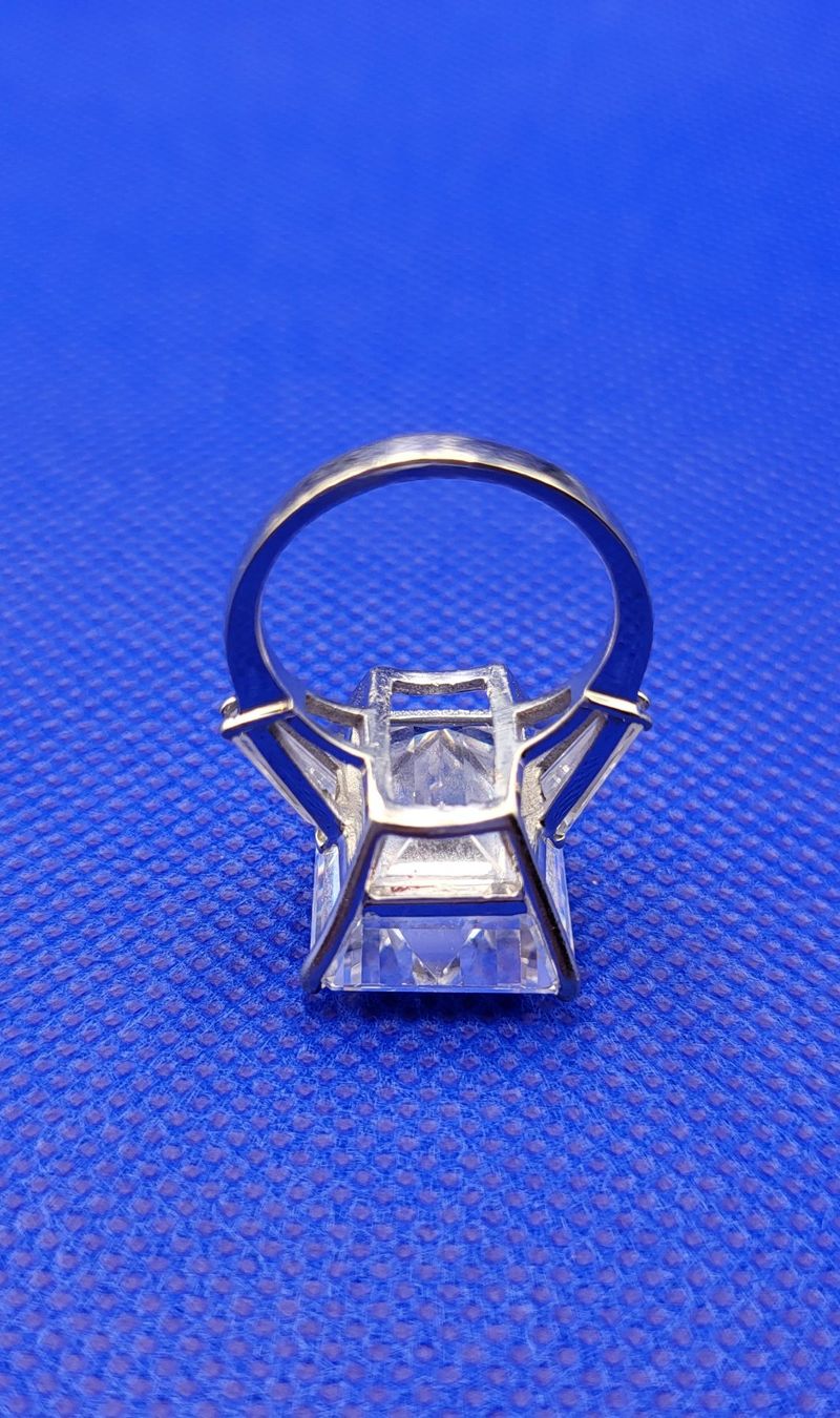 Ringe: Gold 585 Massiv Weiss Ring Mit Steine – Gebraucht aus Wald ZH von Aniade 7