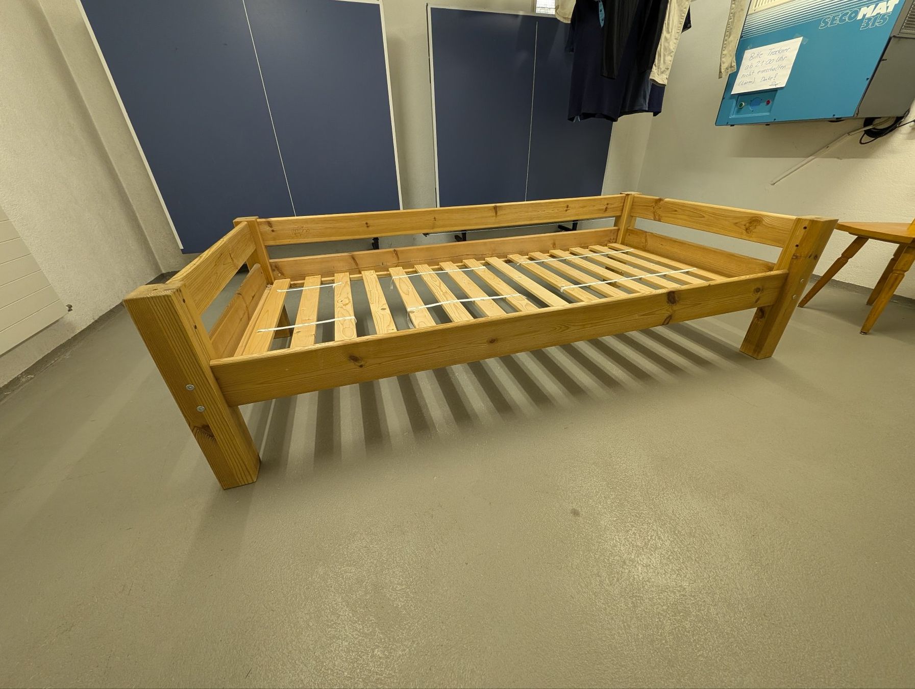 Betten: Flip - Einzelbett 90x200 – Gebraucht aus Stäfa von milk79 1