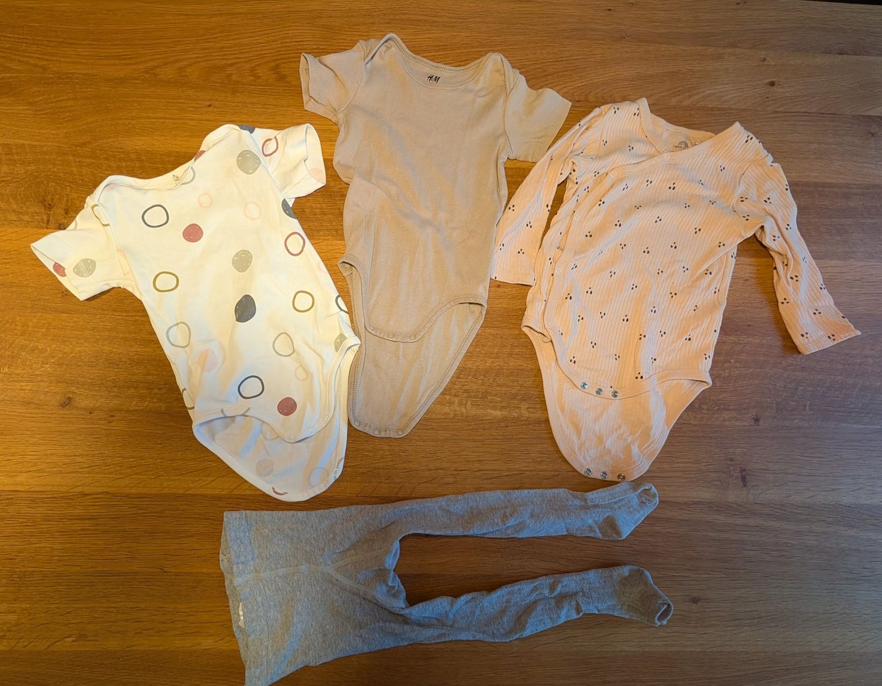 Lotti & Set di vestiti: Kleiderpaket Grösse 86 / 31 Teile – Usato da Rotkreuz venduto da CRLNSC 5