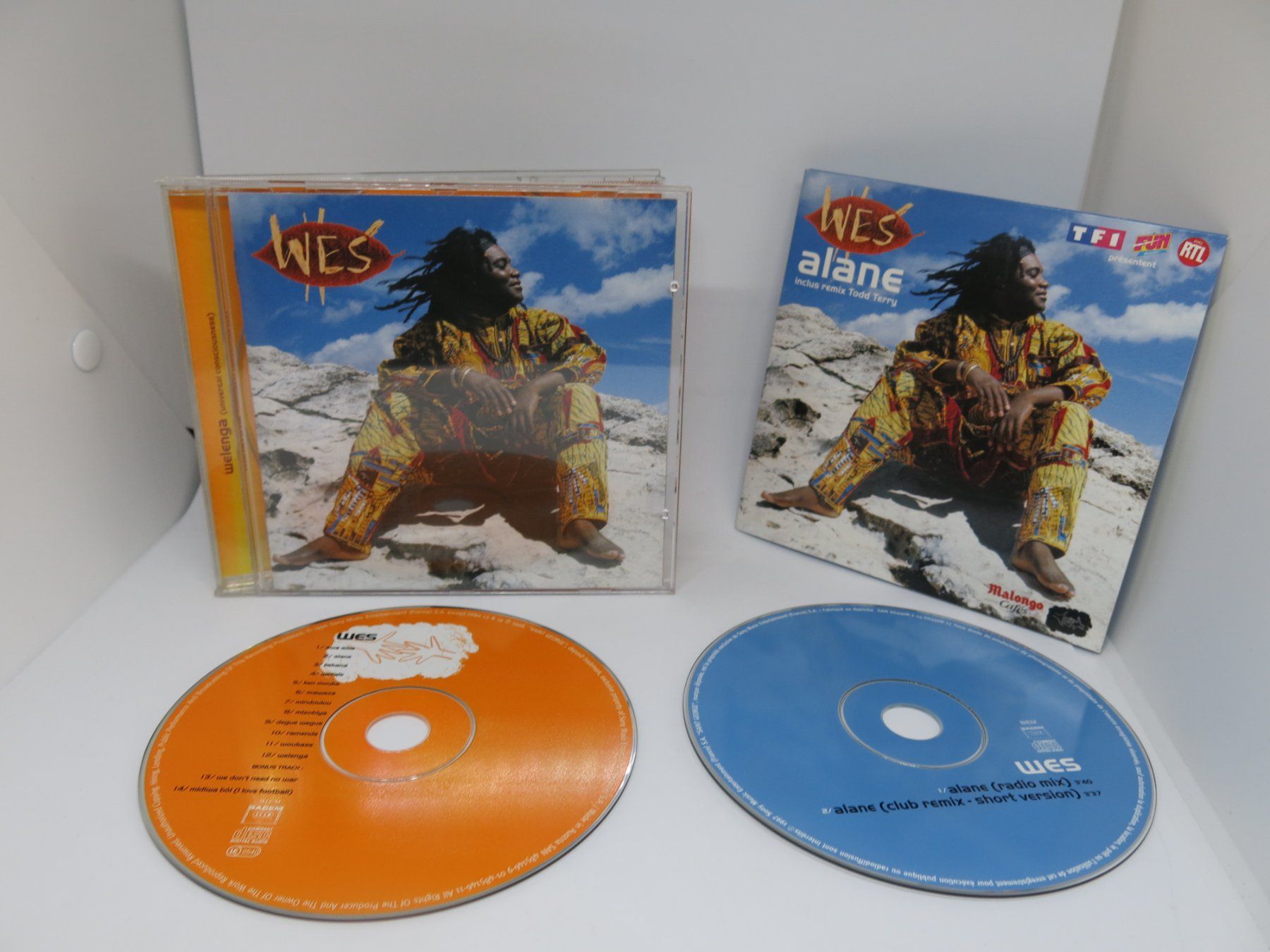 CD: 2 CDs: Wes – Welenga (Conscience Universelle) + Single alane – Usato da Ernetschwil venduto da luisvonerni