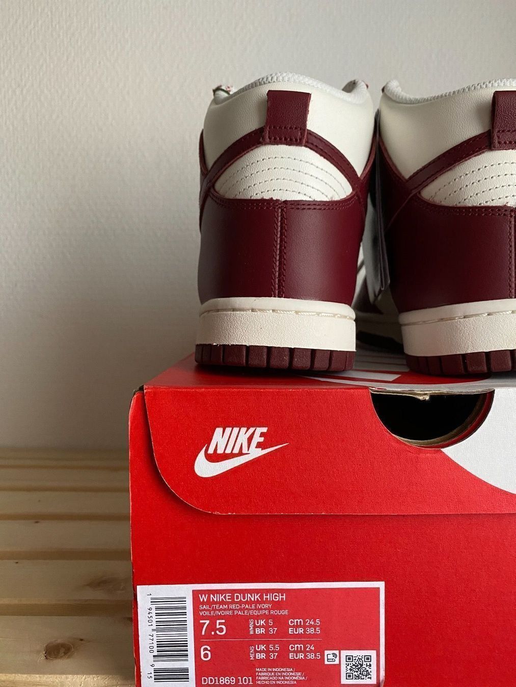 Nike Scarpe da donna: Nike Dunk High Sail Team Red / EU 38,5 – Nuovo e nell'imballaggio originale da Abtwil SG venduto da PauloDybala10 5