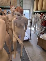 Schaufensterpuppe Frau mit rotem Haar gebraucht