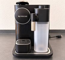 Nespresso DeLonghi Kaffeemaschine mit Milchsystem,neuwertig