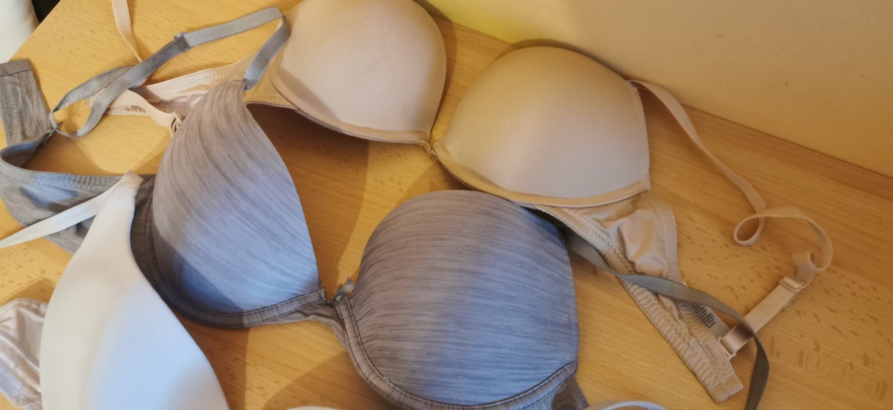 Altra biancheria intima: Lot de soutien-gorge 75 B – Usato da Tavannes venduto da shannonmeylan2003 1