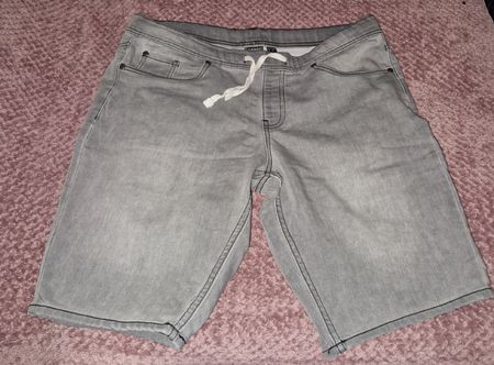 Graue Jeans Shorts Gr. 54 - perfekt für den Sommer!
