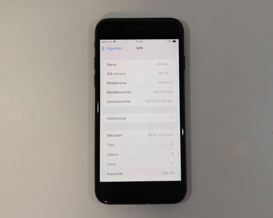 Apple Telefoni cellulari / Smartphones: iPhone 8 256GB Akku 100 – Usato da Wettingen venduto da Nini54 1