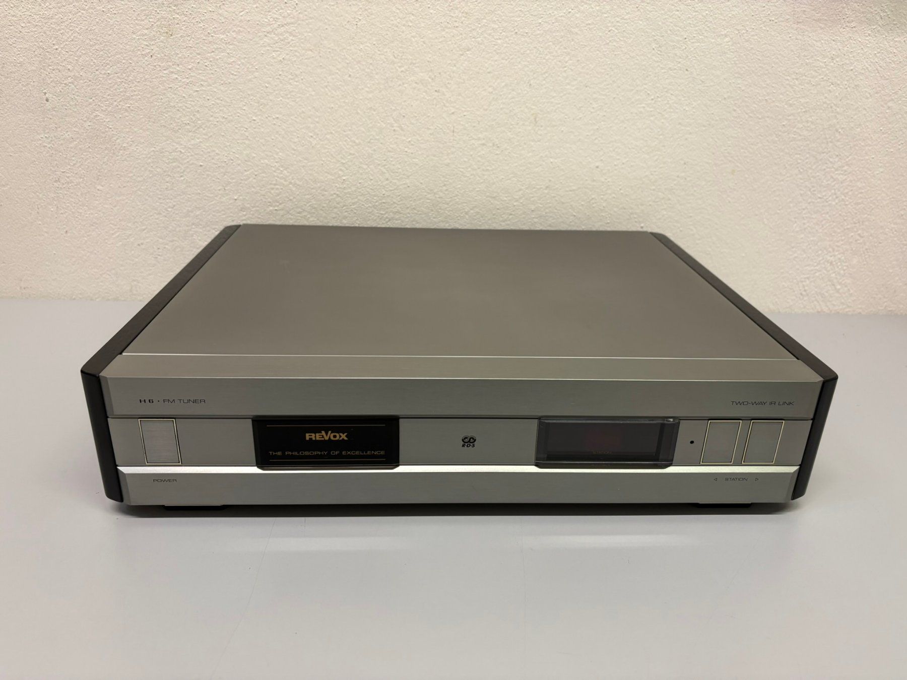 Revox Lettore multimediale & Streamer: Revox H6 FM Tuner mit DAB Adapter – Usato da Hochdorf venduto da av-electronics