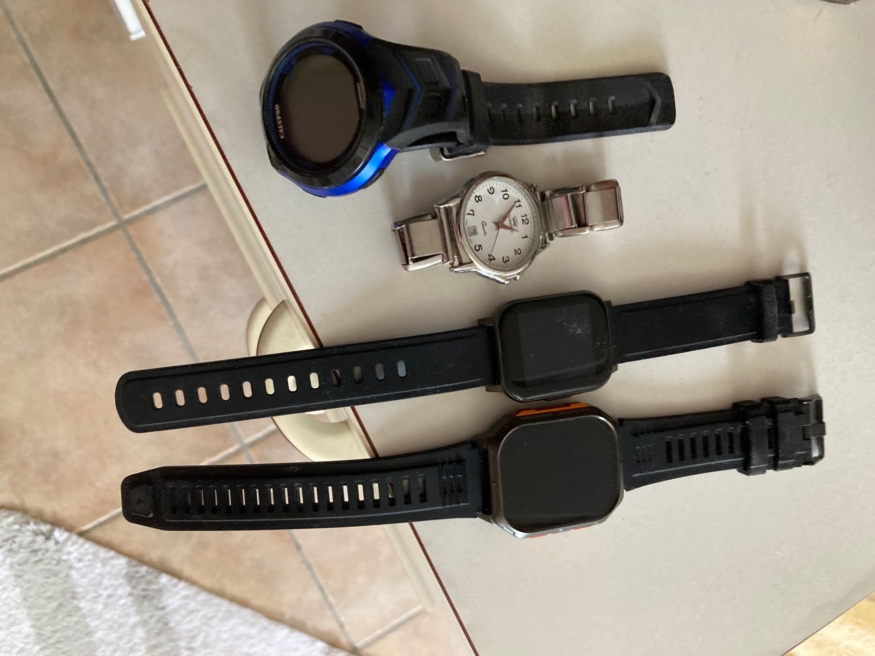 Orologi: 4 Uhren für CHF 25,00 – Usato da Allschwil venduto da Urukhund