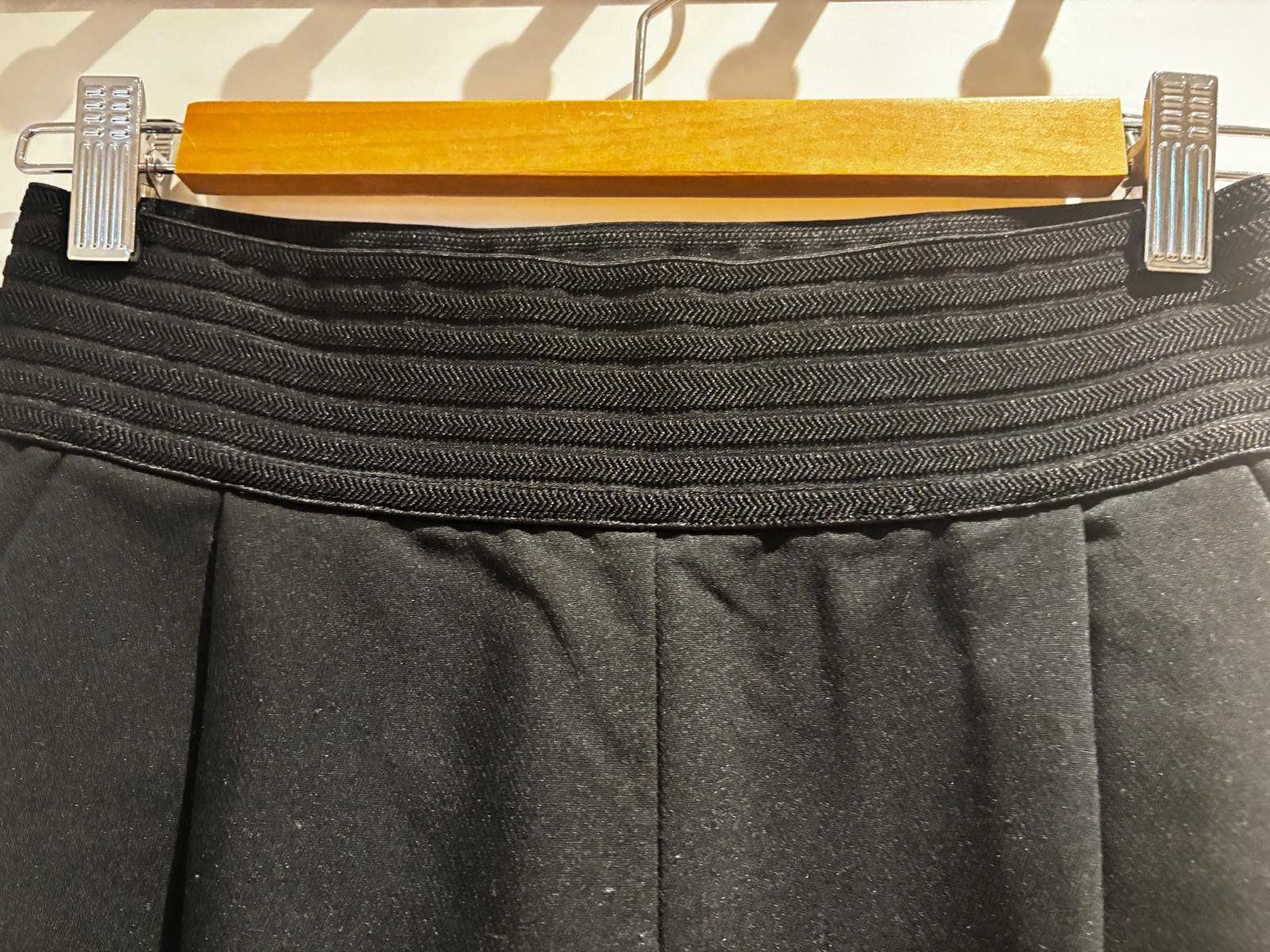 Massimo Dutti Pantalons: Massimo Dutti Stoffhose Schwarz GR 34 – D'occasion à Baden par Muschti 2