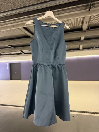 Kleid H&M blau ärmellos 