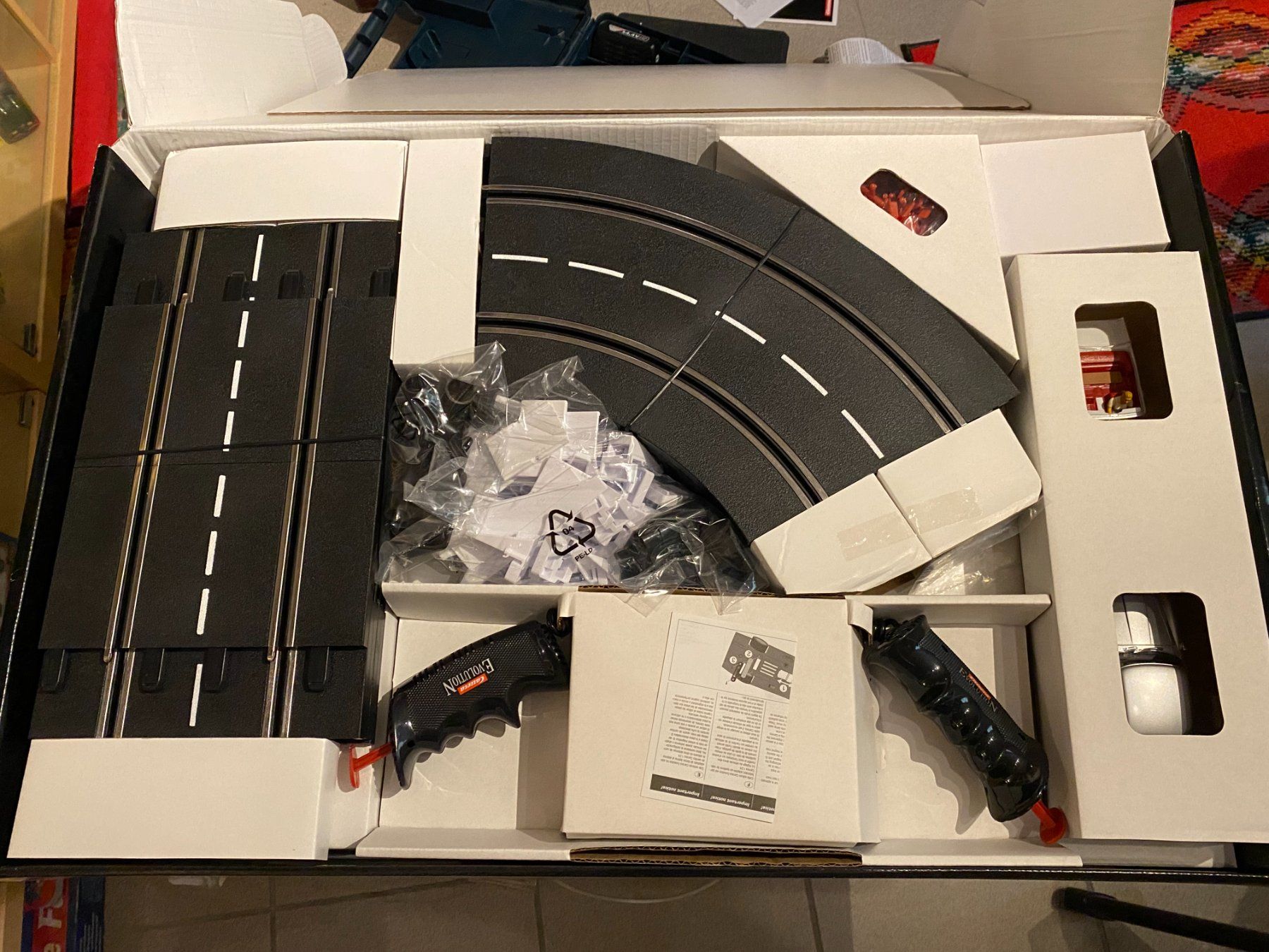 Carrera Piste: Boîte Carrera Evolution Goldfinger 007 1/32 (No Scalextric) – Nuovo e nell'imballaggio originale da Grand-Lancy venduto da Kimplay 5