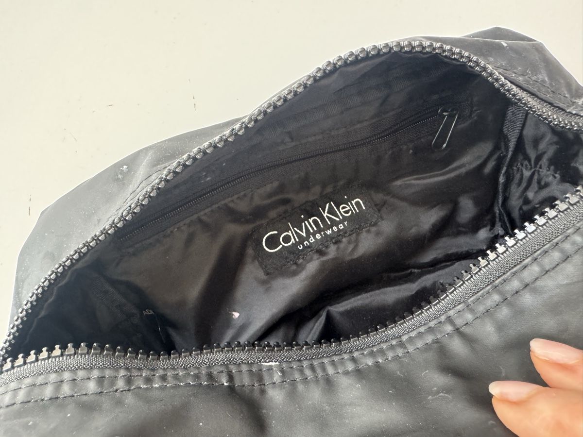 Calvin Klein Custodie per cosmetici: Calvin Klein Kulturbeutel – Usato da Rotkreuz venduto da Mini_mela33 2