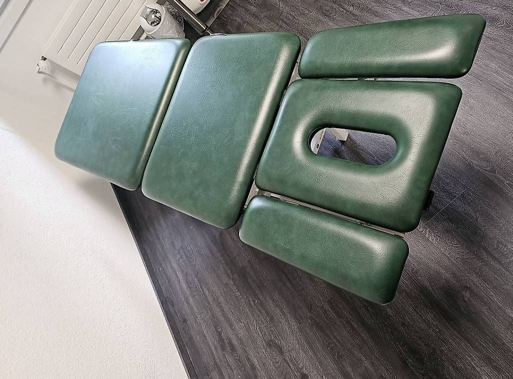 Kosmetik-& Massageliegen: Elektrische Massageliege – Gebraucht aus Neuenegg von mak_rq67