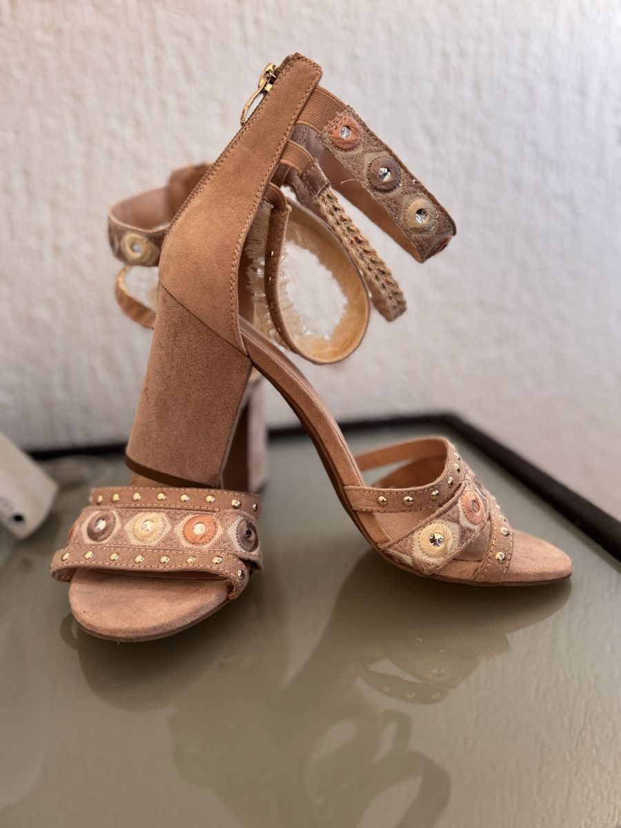 Damenschuhe: Sandales compensées beiges taille 38 porté 1 fois – Gebraucht aus La Chaux-de-Fonds von Sabinchenn 2