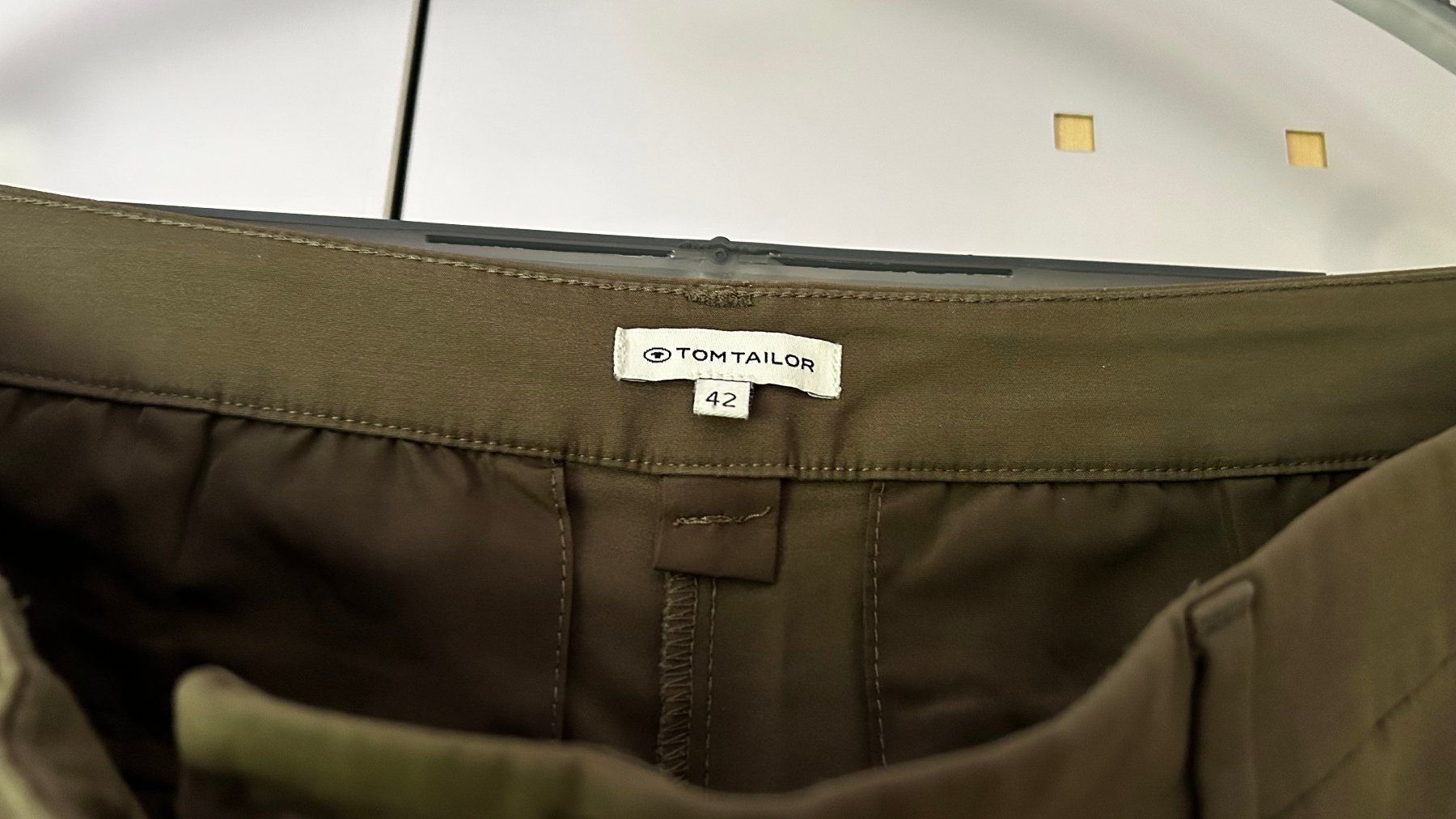 Tom Tailor Pantalons: 3/8 Hosen Tom Tailor – D'occasion à Engi par Ansimi 1