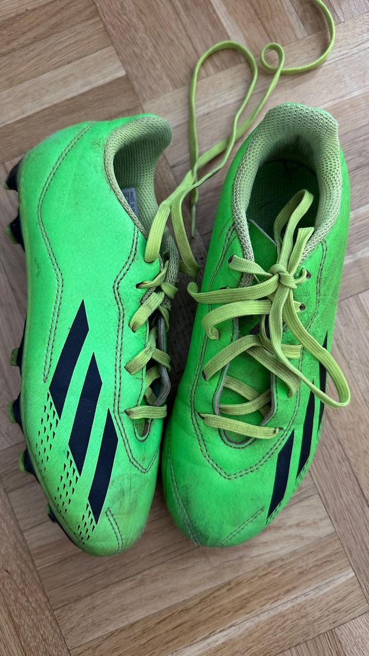 Adidas Scarpe per ragazzi: Fussballschuhe adidas Grösse 32 – Usato da Schönenbuch venduto da marisli80