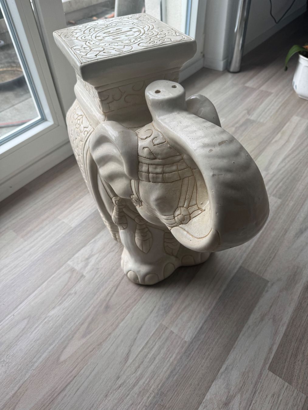 Tutte le decorazioni: Elefant Blumenständer – Usato da Neuenegg venduto da Jeni01 1
