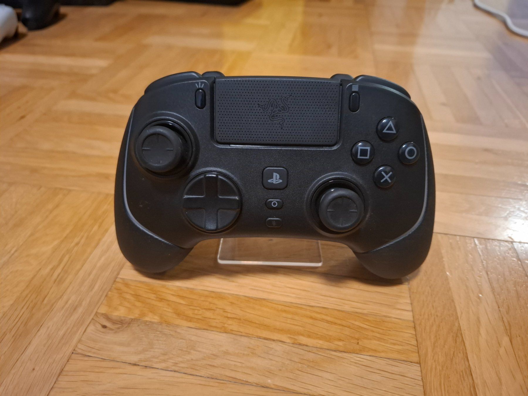 Razer Controller: Razer Wolverine V2 Pro – Gebraucht aus Gipf-Oberfrick von Konsolen_Colin