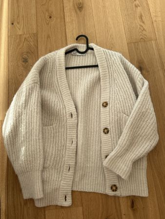 Wunderschöne Strickjacke von Zara, Grösse S, Top Zustand!