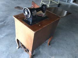 Bernina Nähmaschine Antik