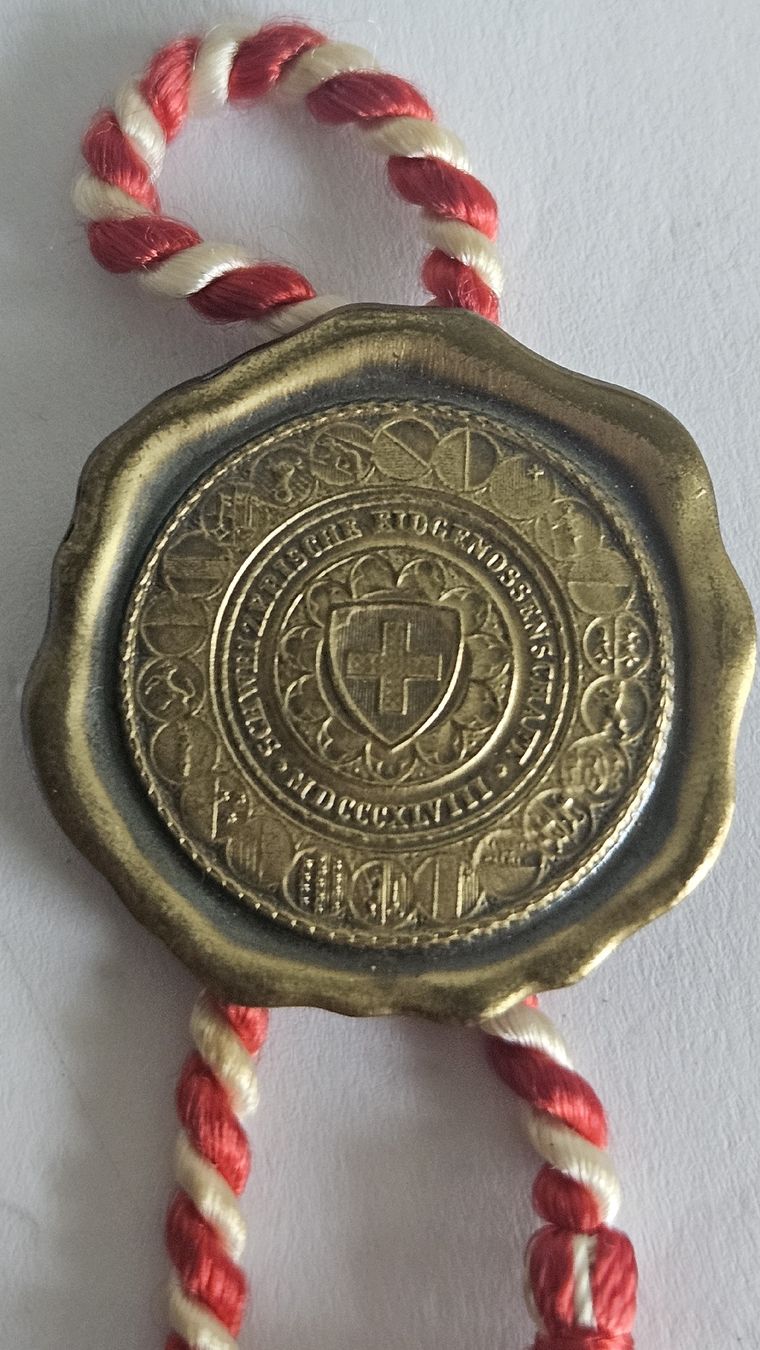 Spille & Fermagli: Schweizer Armee 1.August Abzeichen 1948 – Usato da Ettingen venduto da samiba 1
