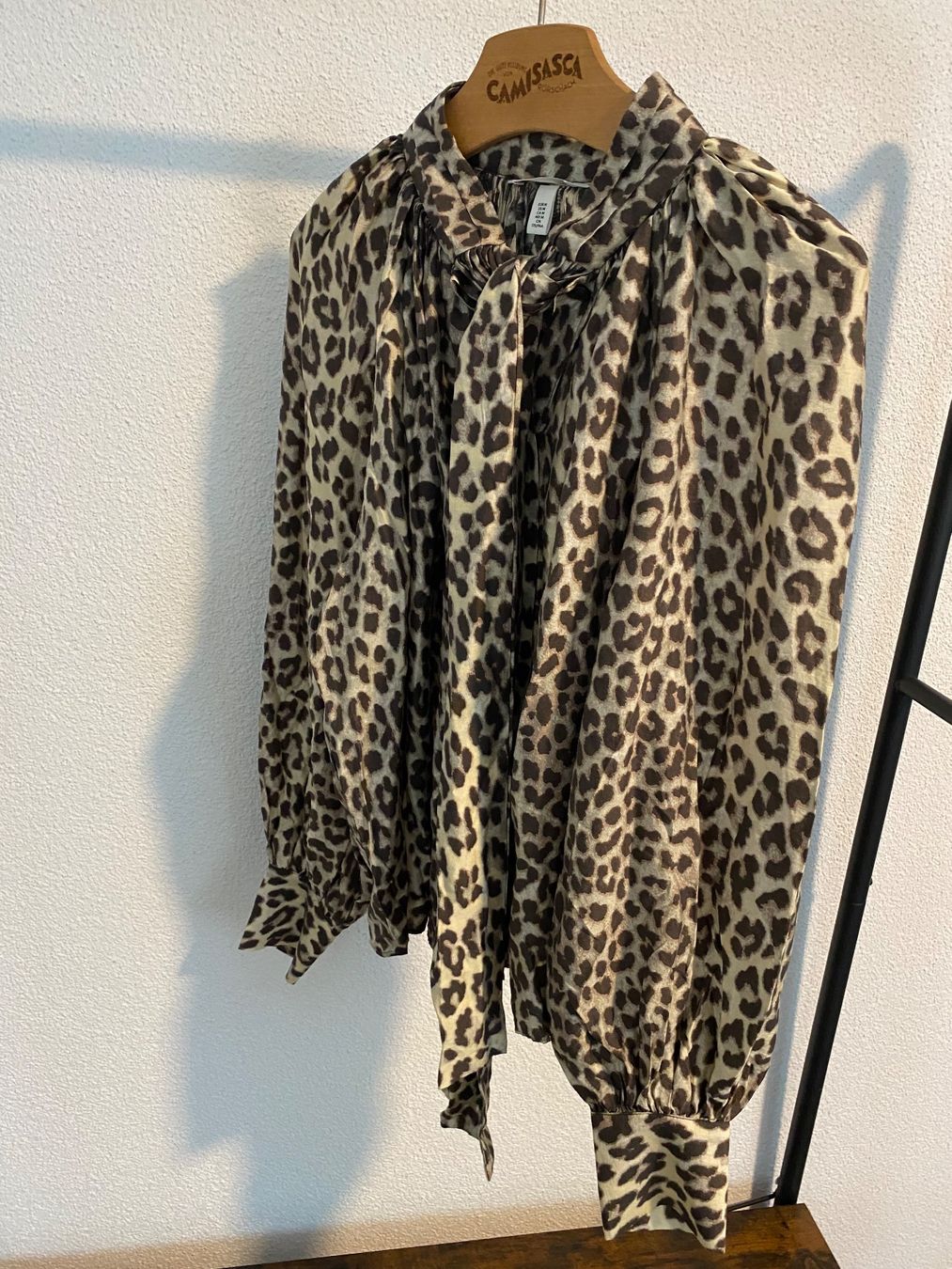 Camicette: Tolle Bluse im Leoprint🐆 – Usato da Teufen AR venduto da Memilu 1