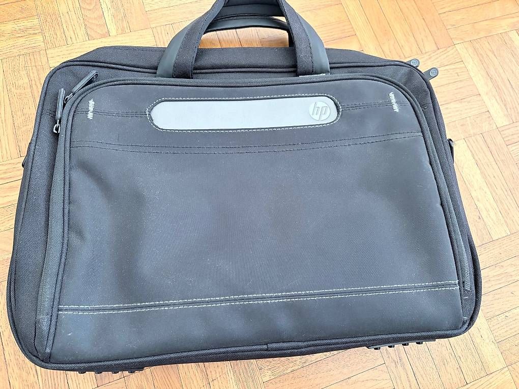 Borse: neue HP Laptoptasche 15-16 – Usato da Niederuzwil venduto da Aurora_88