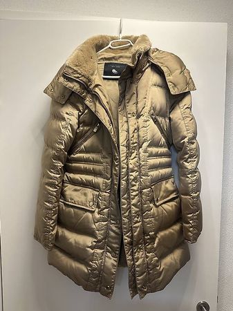 ZARA Daunenmantel  warm, elegant und figurbetont