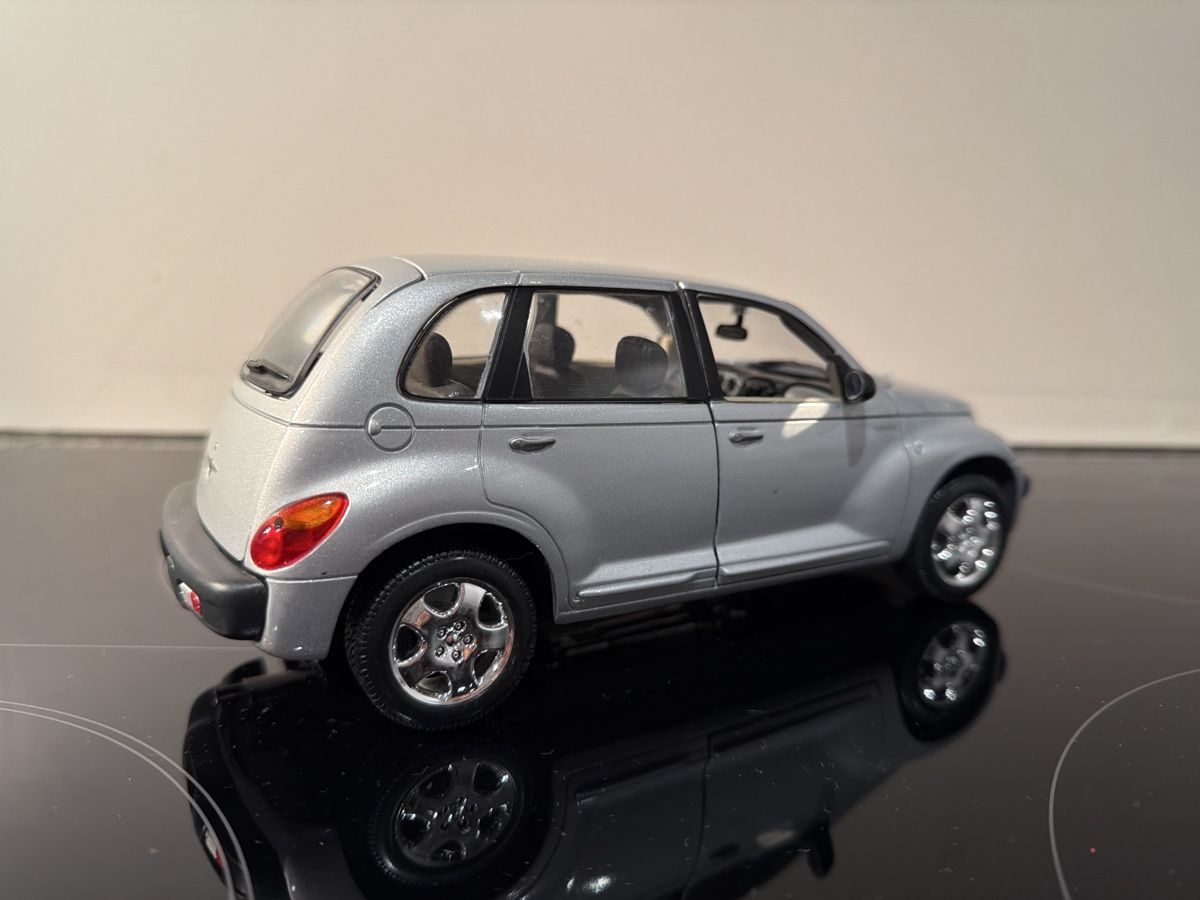 Maisto Modellini d'auto: Chrysler Cruiser - 1/18 - Maisto – Usato da Wolfwil venduto da Rolex1 3