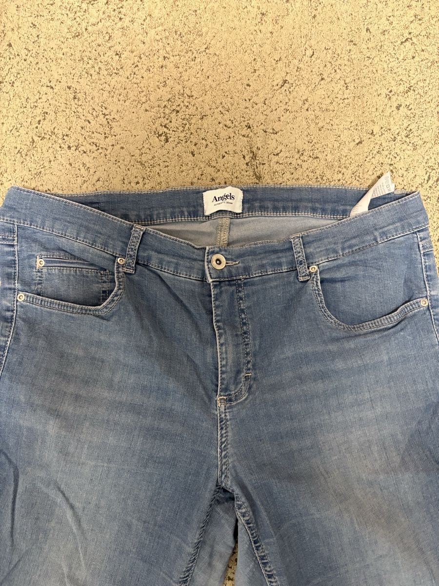 Pantalons: Damen Jeanshose,Gr.44(D) – D'occasion à Winterthur par Nena222 1