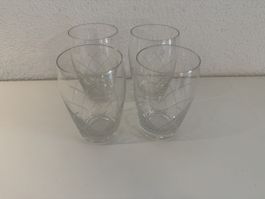 4 Glaser dekoriert