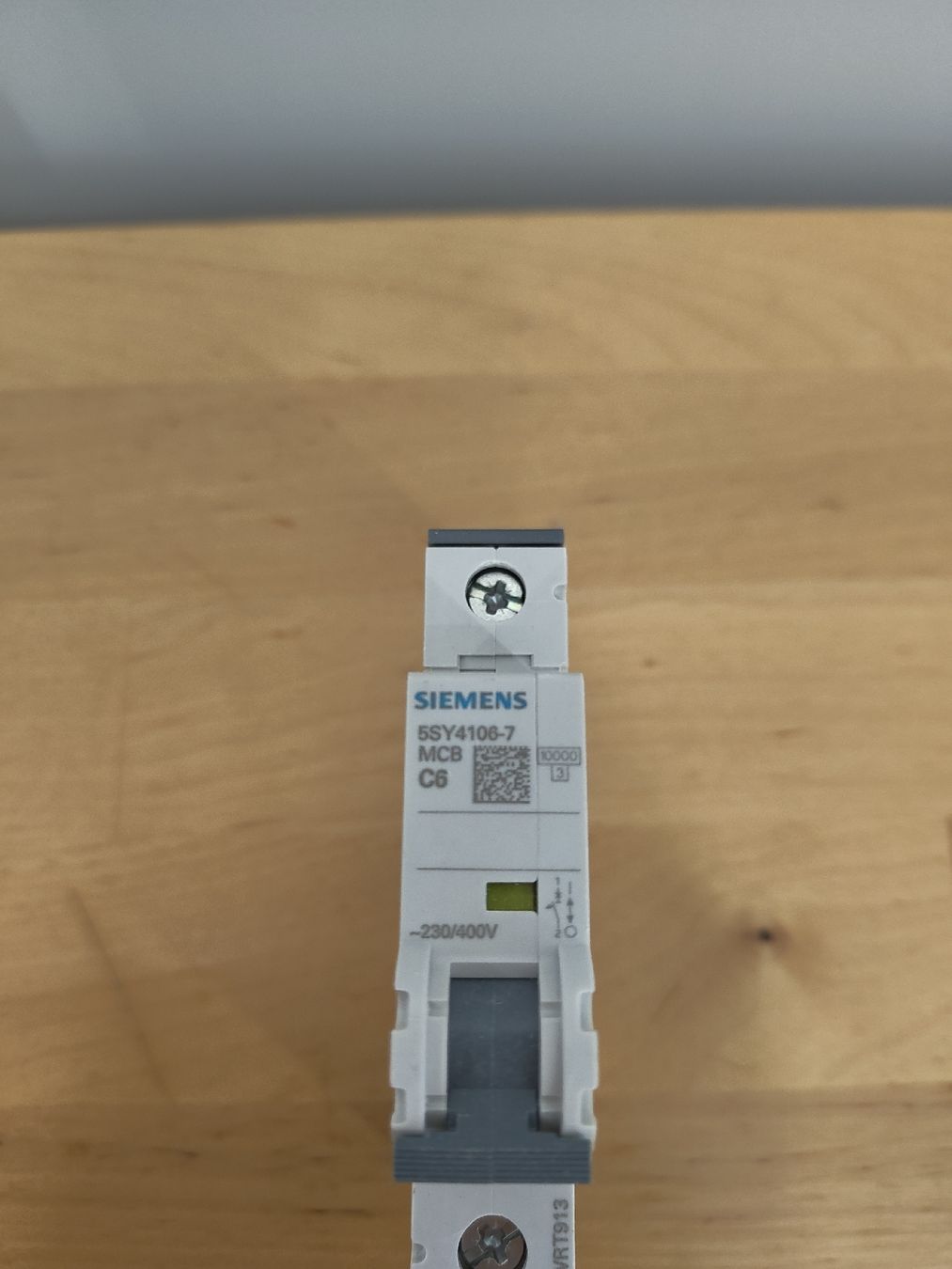 Alimentazione elettrica: Siemens Leitungsschutzschalter C 6 – Nuovo e nell'imballaggio originale da Emmenbrücke venduto da BlSi 3