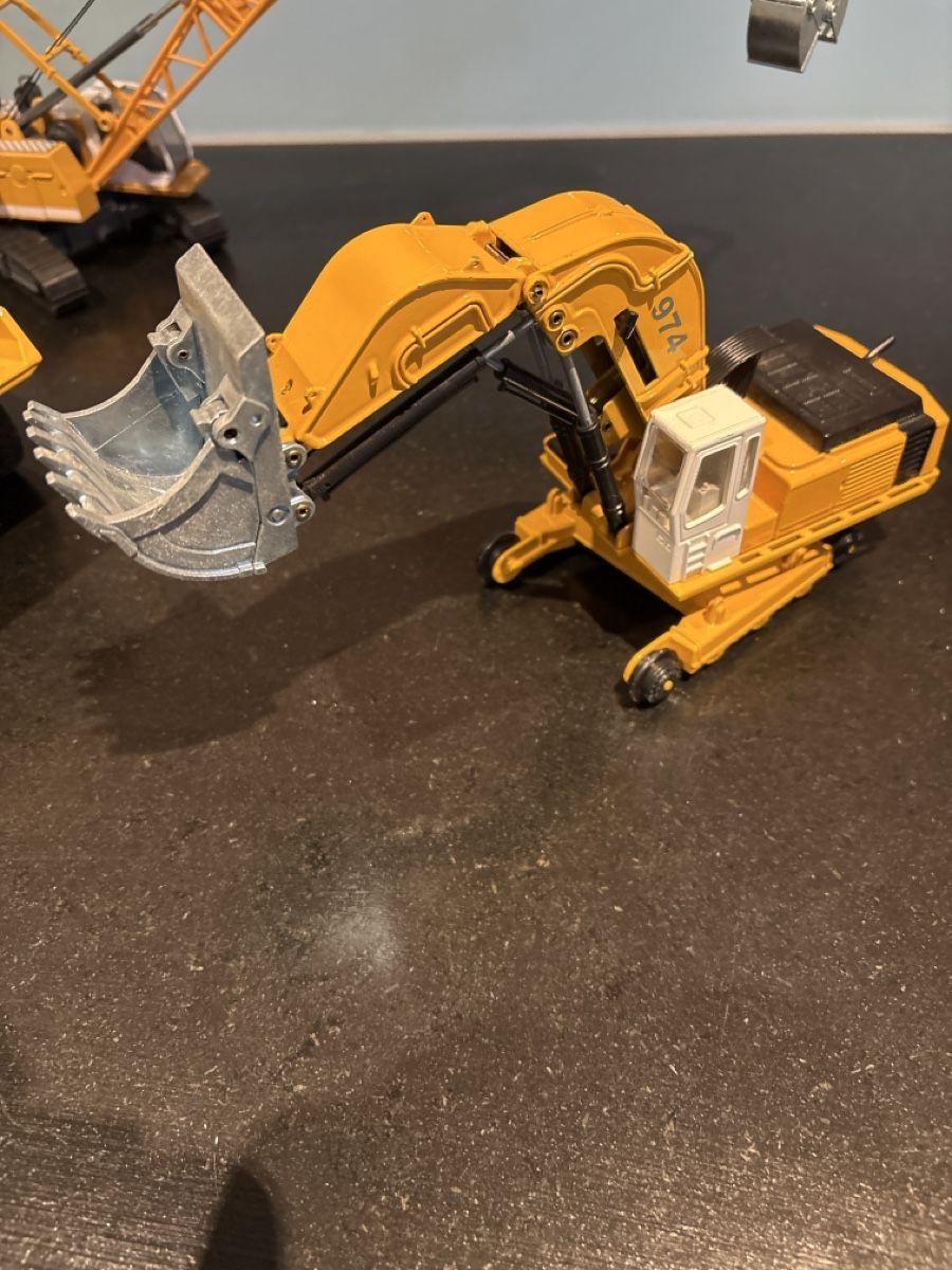 Escavatori: Modellbagger Liebherr, Komatsu, Siku – Usato da Staffelbach venduto da Cherry4 1