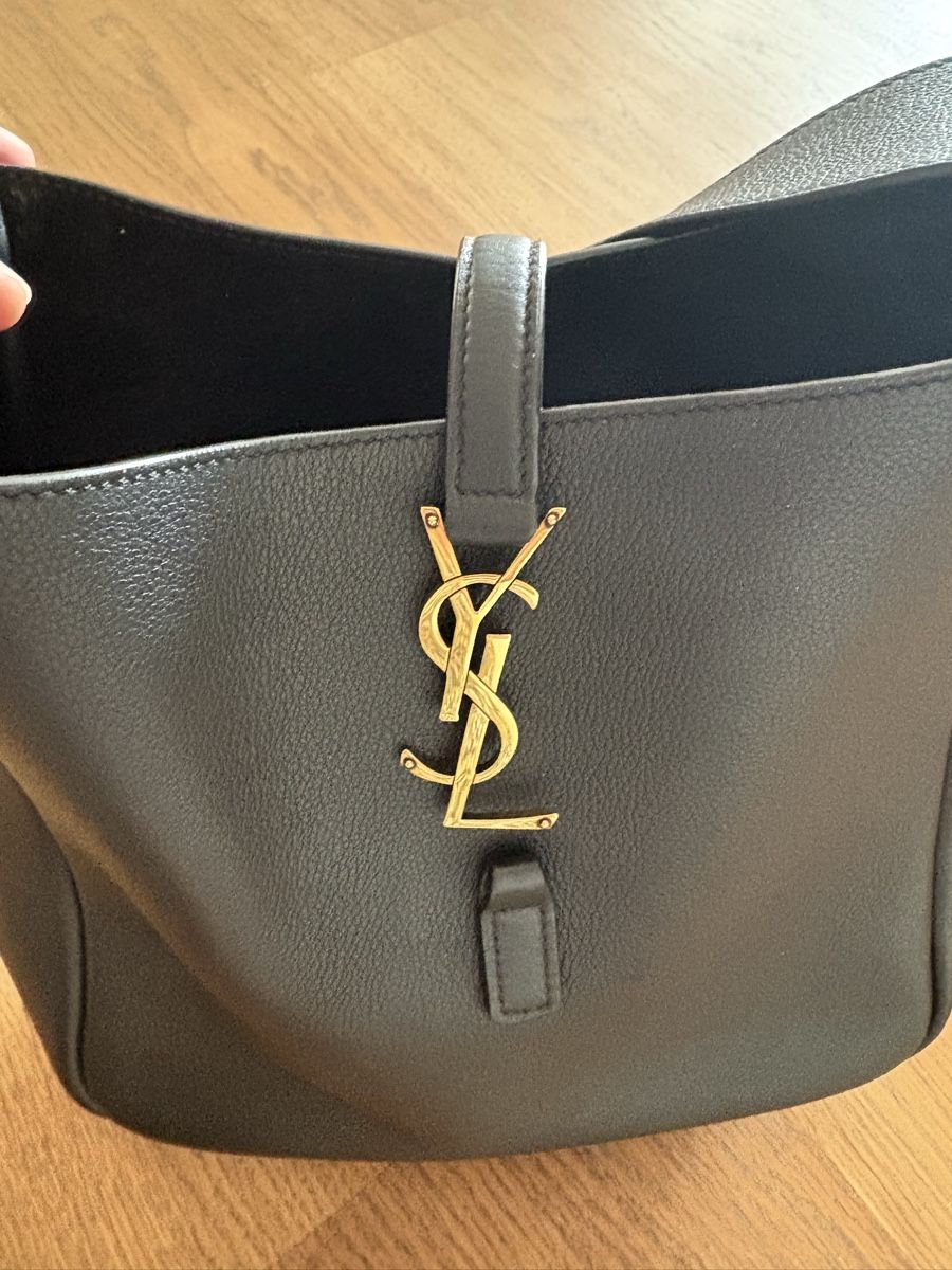Saint Laurent Borse da donna: Saint Laurent Le 5 à 7 Leder Handtasche Medium schwarz – Usato da Zug venduto da bia_v6gf 7