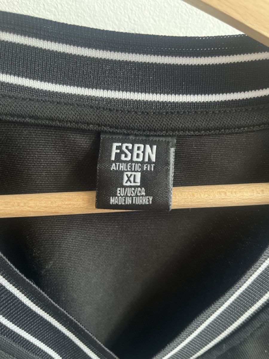 Maillots de corps & Pantalons: Baseball Jersey Schwarz "Reckless" Grösse XL  – D'occasion à Zürich par Atelier8009 1