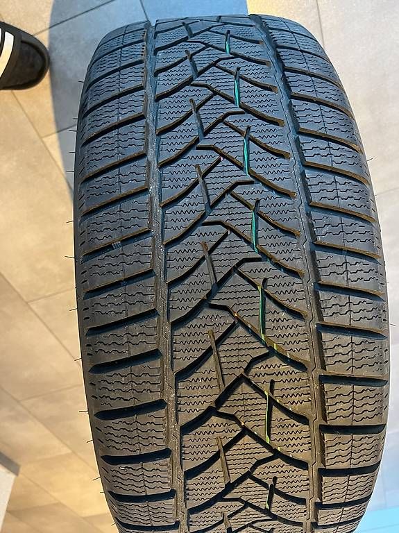 Dunlop Pneus & Roues: Winter-Reifen – D'occasion à Beromünster par ren_xfw9