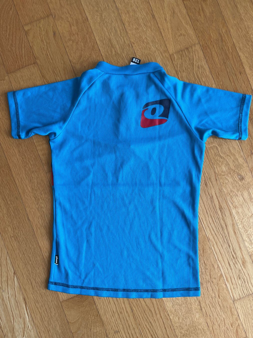 Qloom T-shirt: Qloom Bikeshirt Gr. 128 – Usato da Jona venduto da Eve10 2