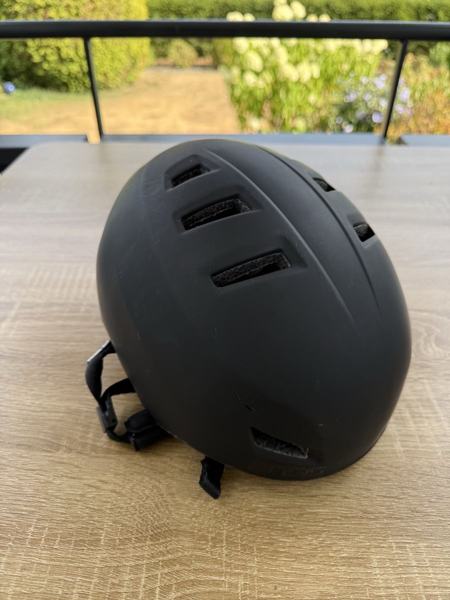 Kite: Ensis Double Shell Wassersporthelm – Gebraucht aus Täuffelen von Jat03
