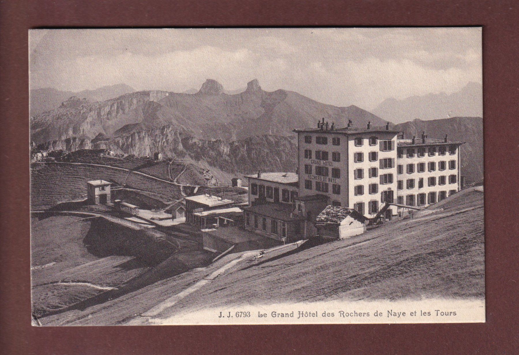 Ansichtskarten: ROCHERS DE NAYE - Hôtel - Train – Gebraucht aus Pully von nicecards