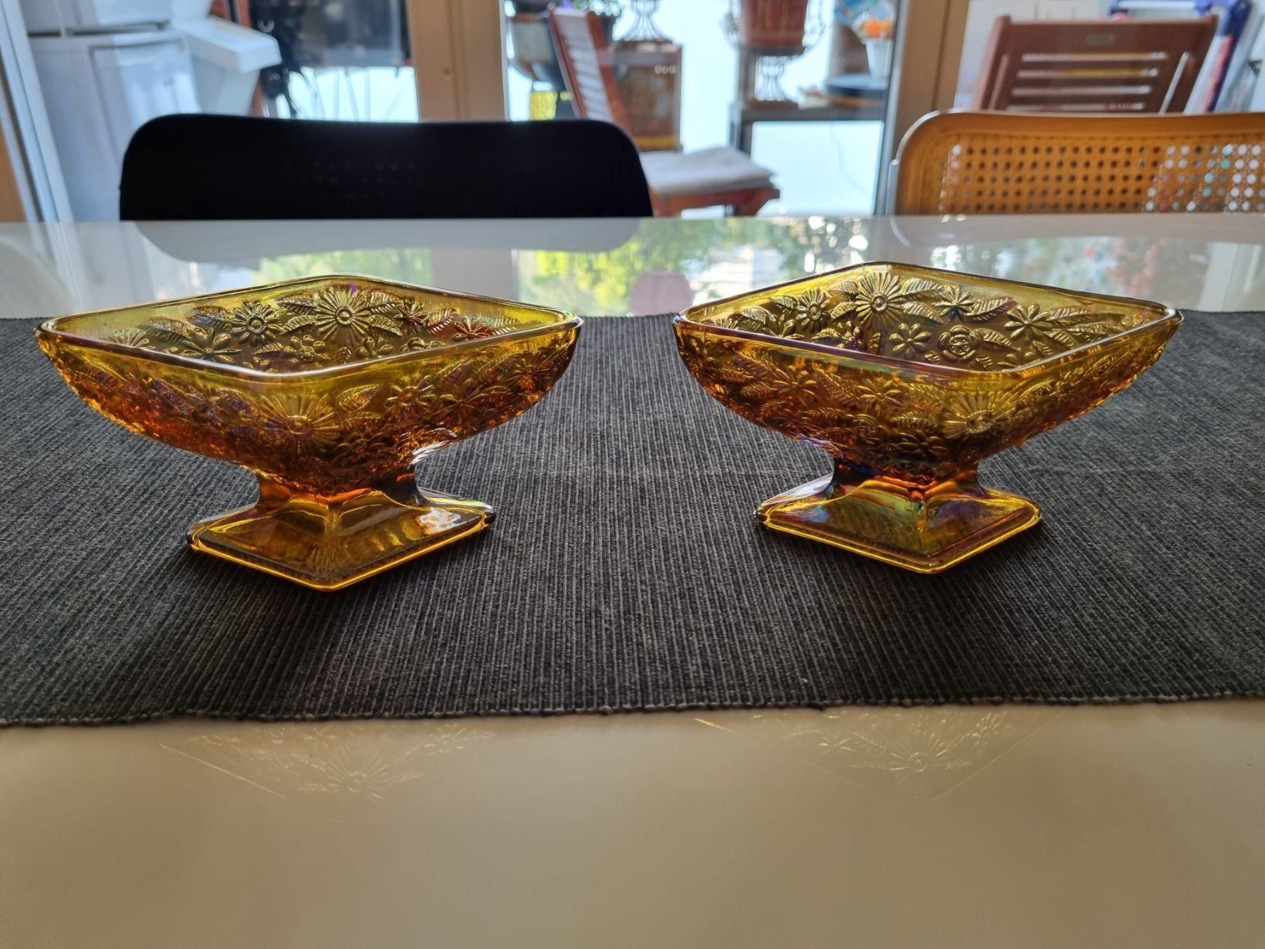 Bicchieri: 2 PRESSGLAS CARNIVAL GLAS SCHALEN – Usato da Locarno venduto da ICARO8 1