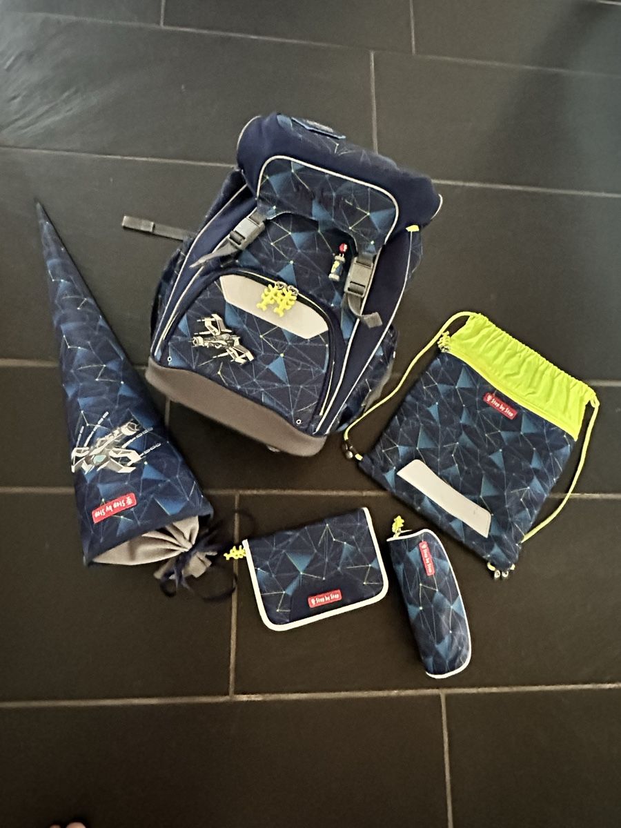 Step by Step Kindertaschen: Step by Step - Giant Schulranzen Set – Gebraucht aus Aarwangen von Dcharger