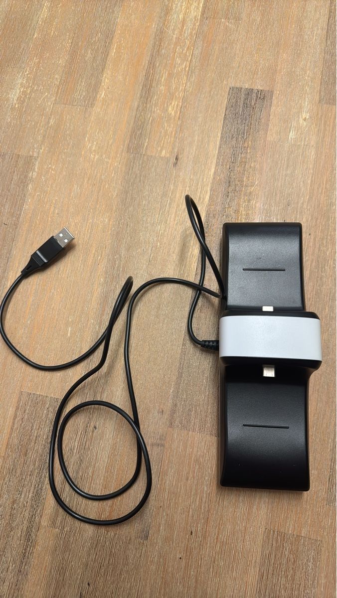 Dockingstation: Ladestation Playstation 4|5 Controller – Gebraucht aus Bern von RoemuRedh