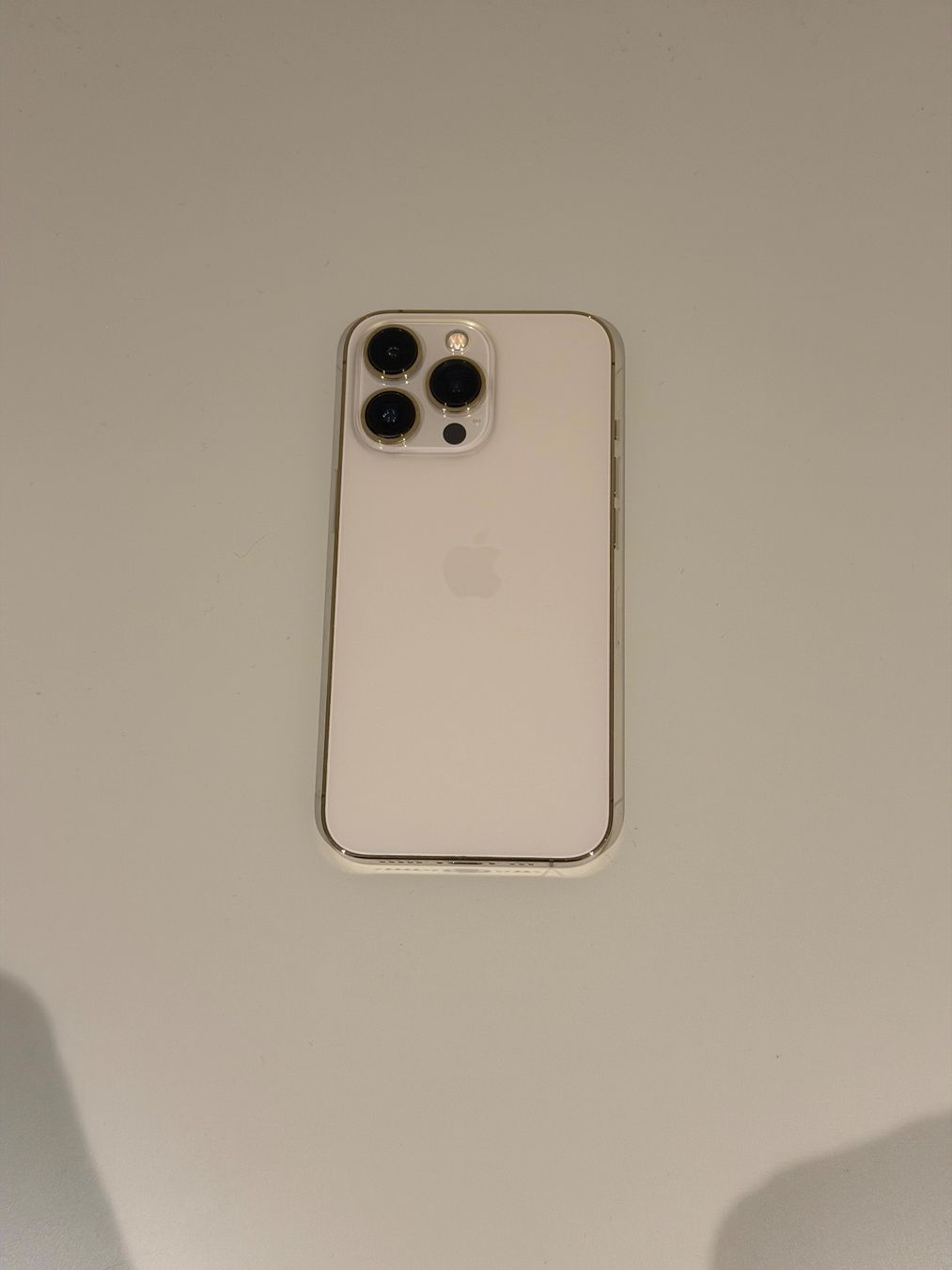 Apple Handys / Smartphones: iPhone 13 Pro 128GB Gold – Neu (gemäss Beschreibung) aus Zürich von kidscars