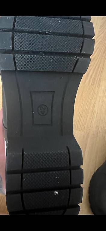 Scarpe da uomo: Disney Mickey Mouse Boots schwarz Größe 42 – Usato da Delemont venduto da Mellax75 4