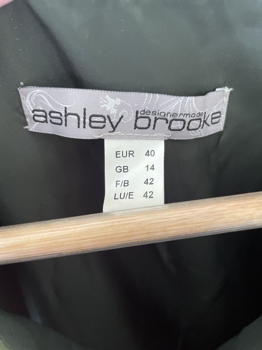 Robes: Robe 40 kaki Ashley Brooke – D'occasion à Montagny-la-Ville par Sissi-Sissi 1