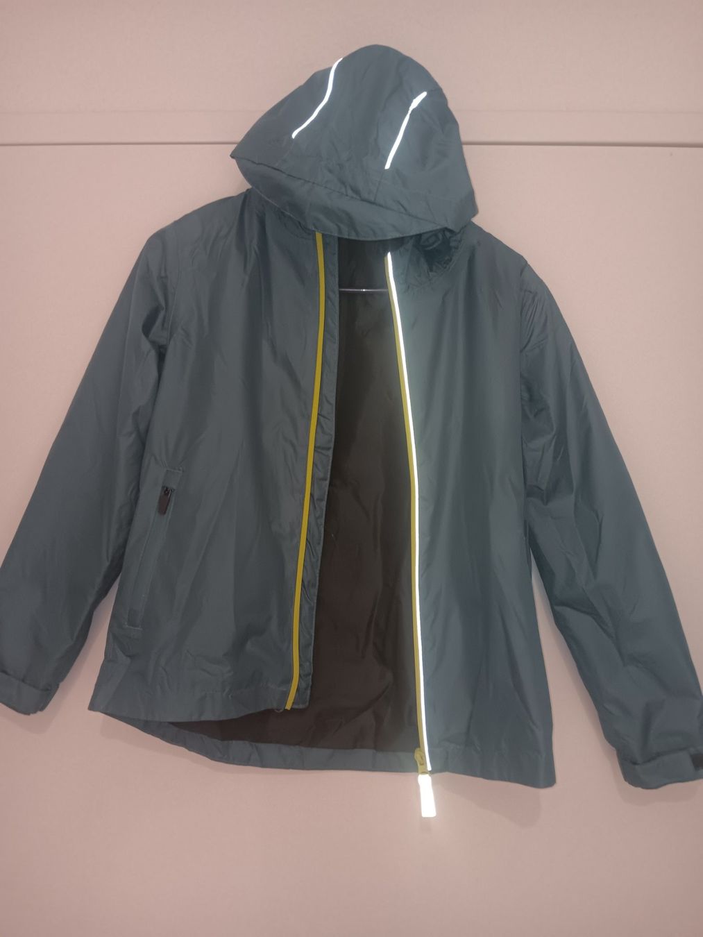 Jacken & Mäntel: Kinder Regenjacke ,Gr134/140 – Gebraucht aus aarburg von macacito