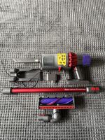 Dyson Cyclone V10 Motorhead Akkusauger – Gut erhalten mit Zu